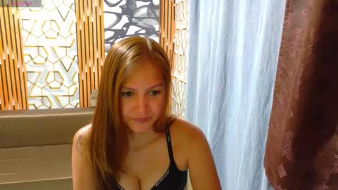Snapshot of goddess_jaz29 chatting on October 21, 5:11 am Migs online show from October 21, 5:11 am