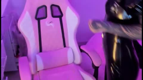 vee online show from October 14, 9:50 pm