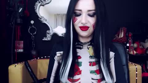 Goddess Georgia online show from October 31, 4:00 pm