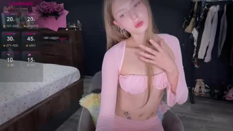 Snapshot of gogo1332 chatting on October 5, 4:45 pm Lissandra online show from October 5, 4:45 pm