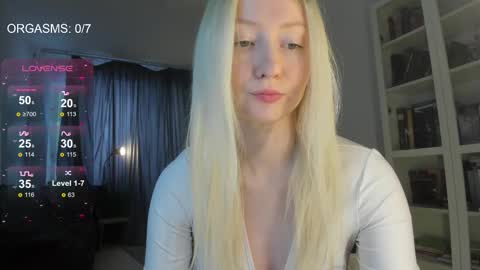 SOPHIE online show from January 18, 8:10 am