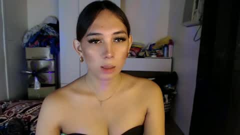 HoneyGrace online show from February 12, 7:02 am