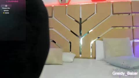 greidy_baker online show from October 6, 3:45 am