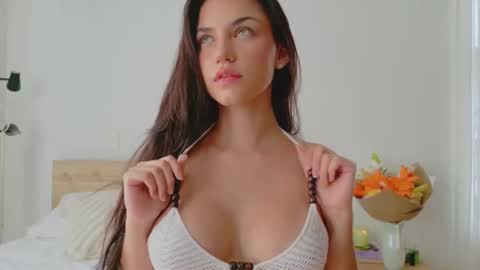 Snapshot of grettabenett_ chatting on October 27, 9:31 pm Gretta online show from October 27, 9:31 pm