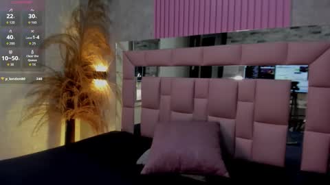    online show from November 7, 8:58 pm