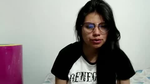 Vane blonde and Hazell black hair online show from February 15, 5:56 pm