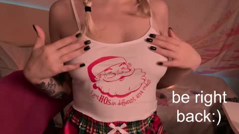 Snapshot of h2h0e chatting on February 27, 7:04 pm Lana online show from February 27, 7:04 pm