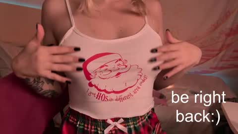 Snapshot of h2h0e chatting on February 12, 6:30 pm Lana online show from February 12, 6:30 pm