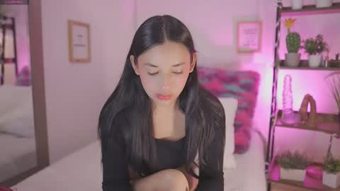 Hade online show from January 9, 6:45 pm