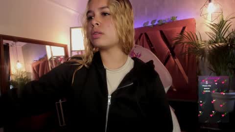 Haely online show from February 18, 11:22 am