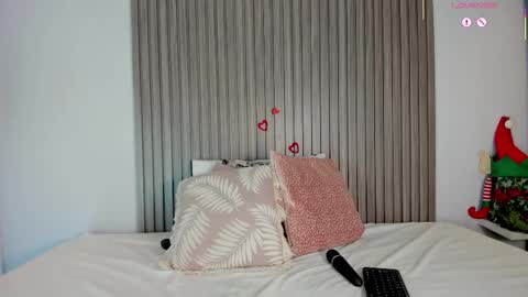 laura online show from December 14, 10:37 pm