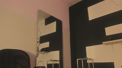 haileycat_ online show from January 22, 1:10 am