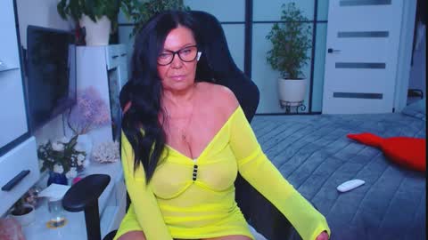 Monika online show from October 28, 9:04 am