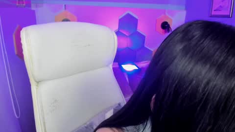 Snapshot of hanna__becker chatting on December 14, 4:34 am hanna  online show from December 14, 4:34 am