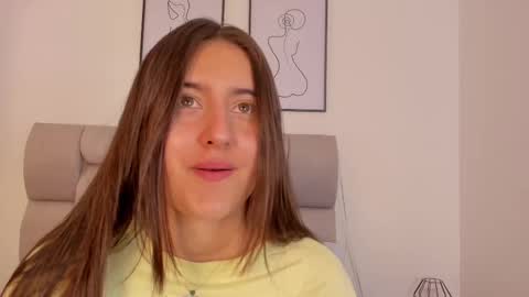 hanna__evans_ online show from September 9, 12:16 pm