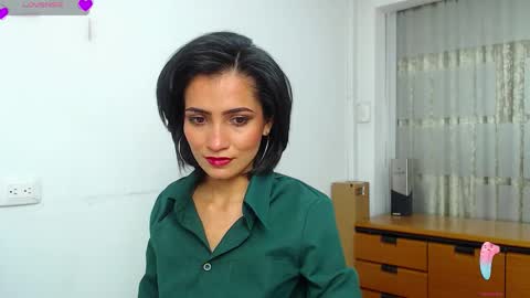 Sara online show from November 5, 5:18 pm