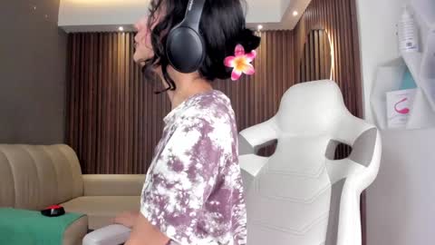 Hanna Dust online show from January 28, 9:50 pm