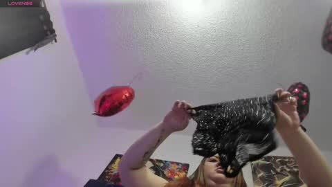 Hanna online show from November 21, 1:24 pm