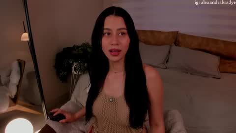 Hannah online show from October 14, 9:39 pm