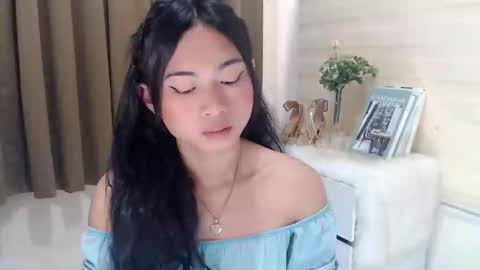 Riah online show from March 5, 2:25 am