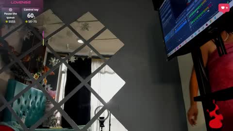 hannah online show from November 26, 8:43 pm