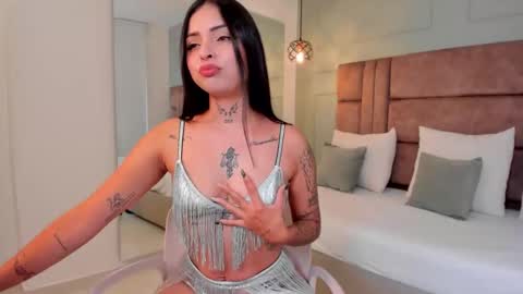 Hannah Milton online show from October 14, 10:01 pm