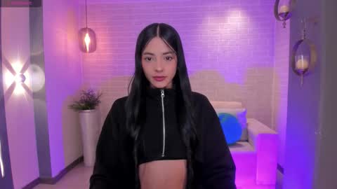 HANNAH J online show from December 19, 7:06 pm