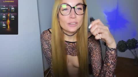 Tasya online show from December 14, 2:01 pm