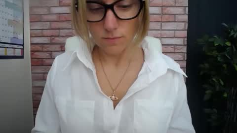 Snapshot of harleyrebz chatting on September 29, 7:13 am harleyrebz online show from September 29, 7:13 am