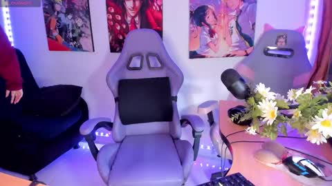 karen  online show from January 31, 11:47 pm