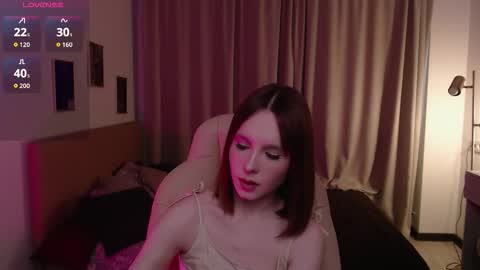 Mia online show from March 1, 8:14 am