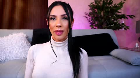 Haylie online show from January 2, 9:22 am