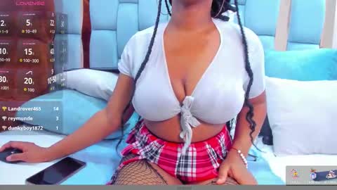 hazel_lanee online show from January 19, 6:31 am