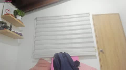 Im Hazel online show from March 4, 8:05 pm