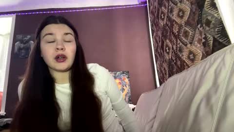 Chloe online show from February 27, 10:15 am