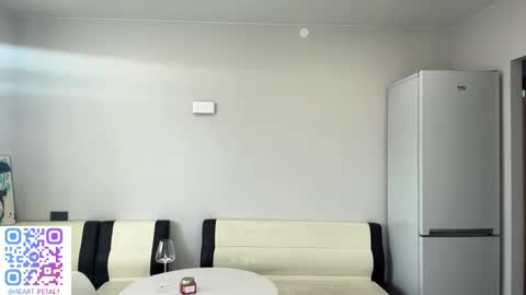 Mona online show from November 4, 10:42 am