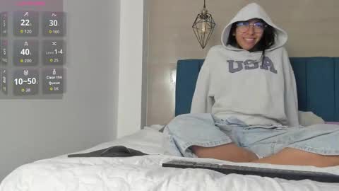 heidi_feuer online show from October 10, 12:32 pm