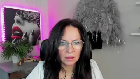 Helen online show from March 3, 1:48 pm