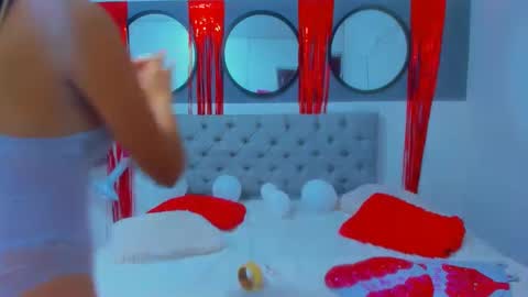 Snapshot of helen_curly chatting on February 12, 2:55 pm helen_curly online show from February 12, 2:55 pm