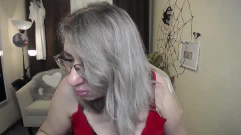 helenenigma online show from October 25, 6:37 pm