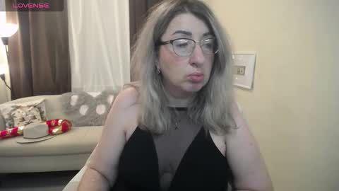 helenenigma online show from December 13, 7:53 pm