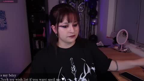 Snapshot of hell_dancer_ chatting on October 23, 11:33 pm Lexa online show from October 23, 11:33 pm