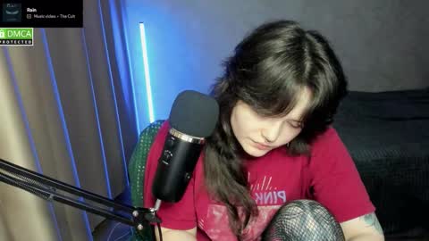 Red online show from November 9, 7:54 pm