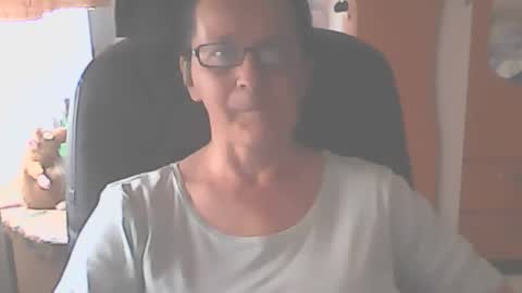 hellenmarie online show from September 26, 10:57 am