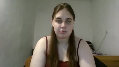 hess_luna_ online show from September 30, 10:43 am