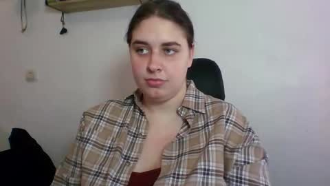 hess_luna_ online show from October 9, 9:35 am