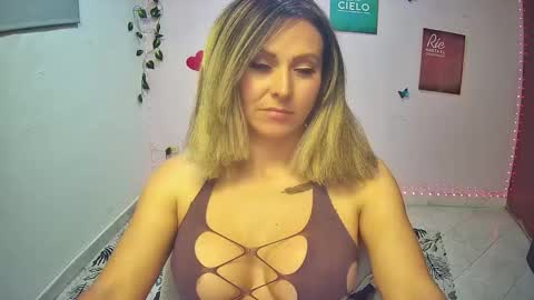 Hestesiaxx online show from January 7, 2:48 am