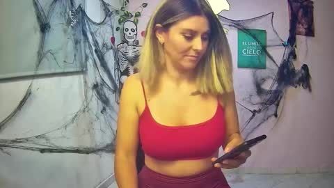 Snapshot of hestesiaxx chatting on October 24, 1:01 am Hestesiaxx online show from October 24, 1:01 am