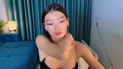 Snapshot of hey_herbal chatting on October 23, 2:34 pm Audrey online show from October 23, 2:34 pm