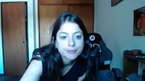 Snapshot of heyamyjones chatting on October 13, 3:58 pm Amy Jones online show from October 13, 3:58 pm